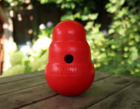 Kong Wobbler hondenspel